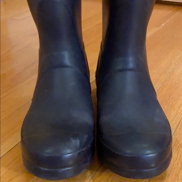 Woman’s Hunter Rain Boots! - Picture 3 of 12